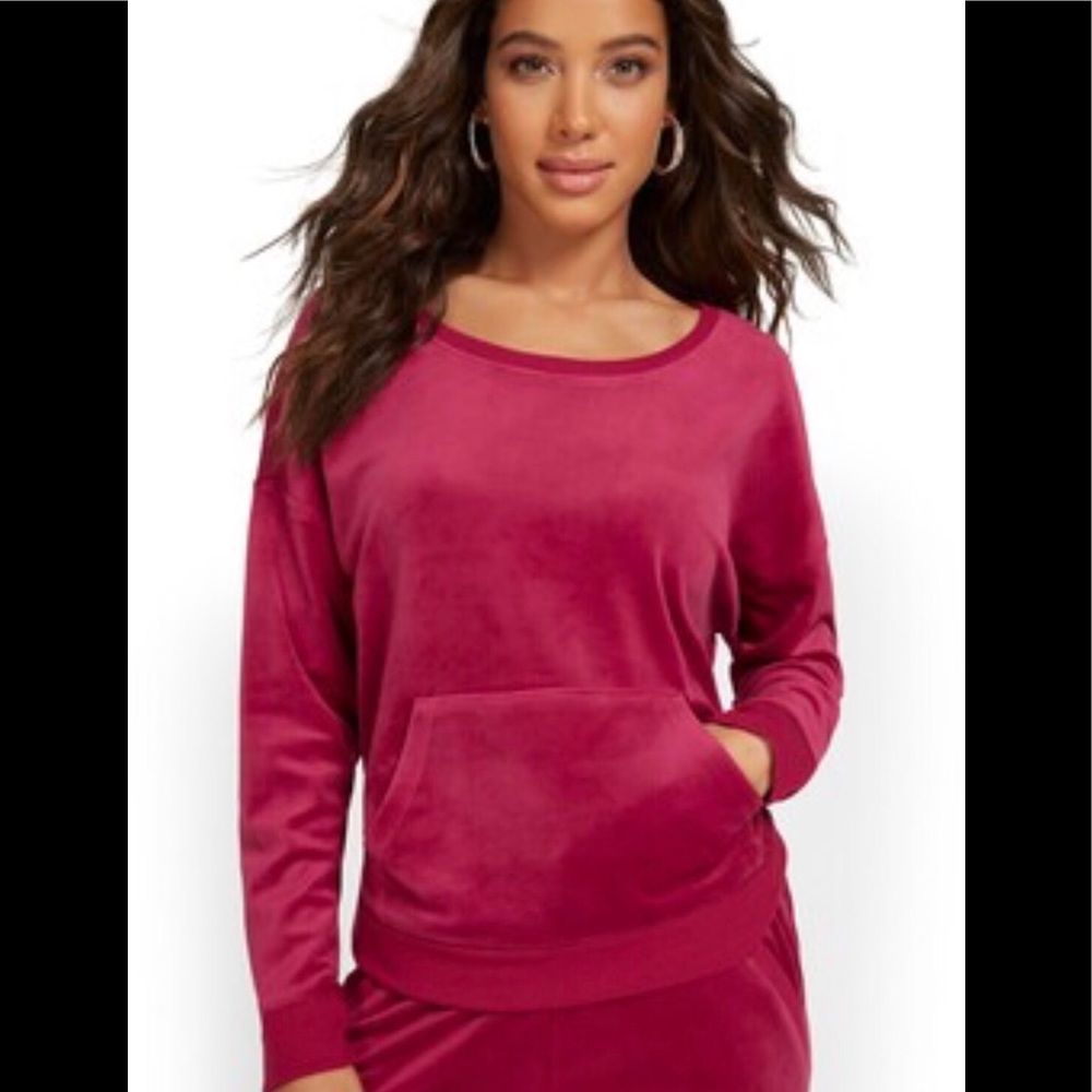 New York & Company Plush Velvet Pullover Sweatshirt & Drawstring Pants in Berry